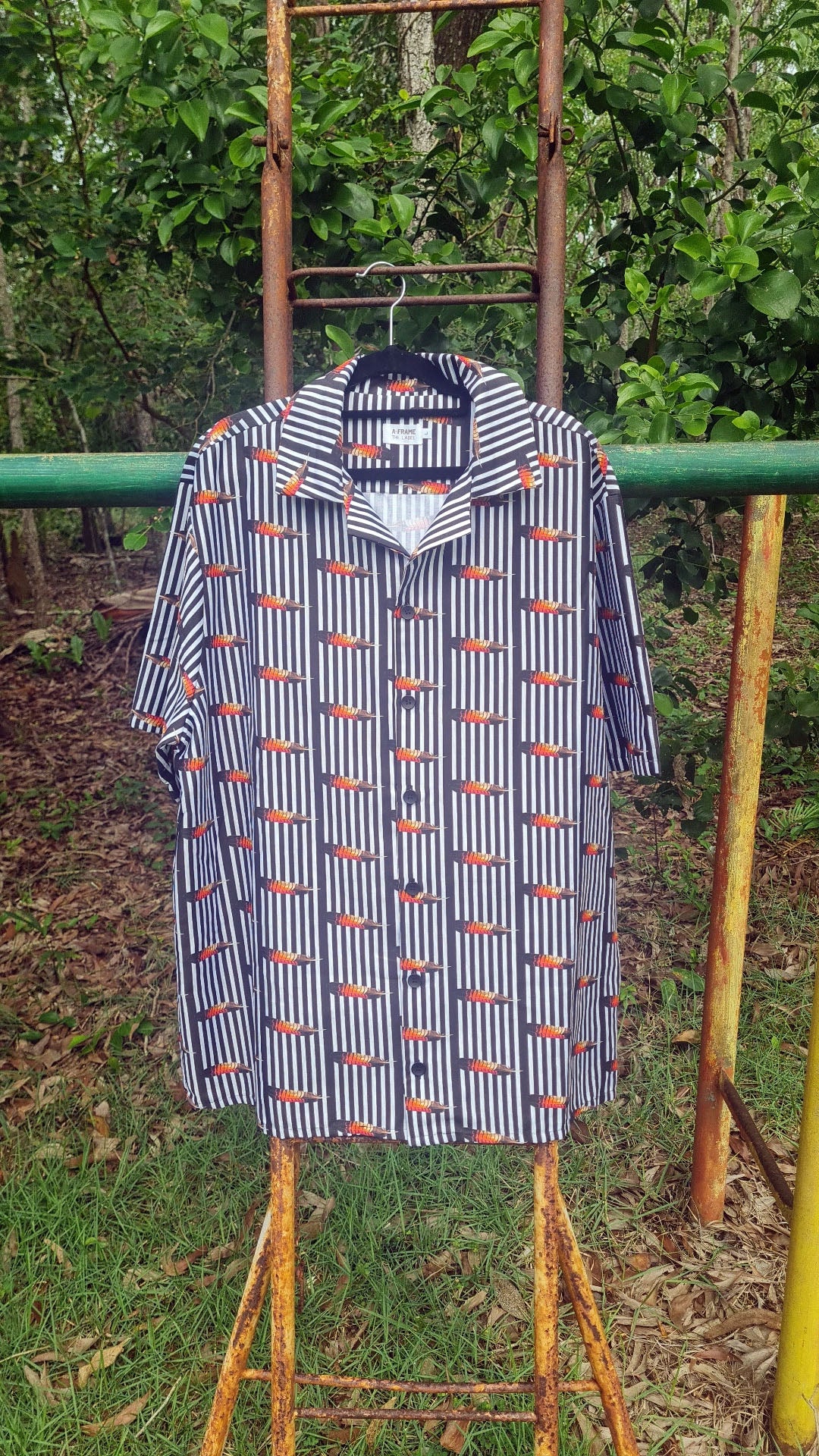 NGERRKNGERRK (RED TAIL BLACK COCKATOO) SHIRT